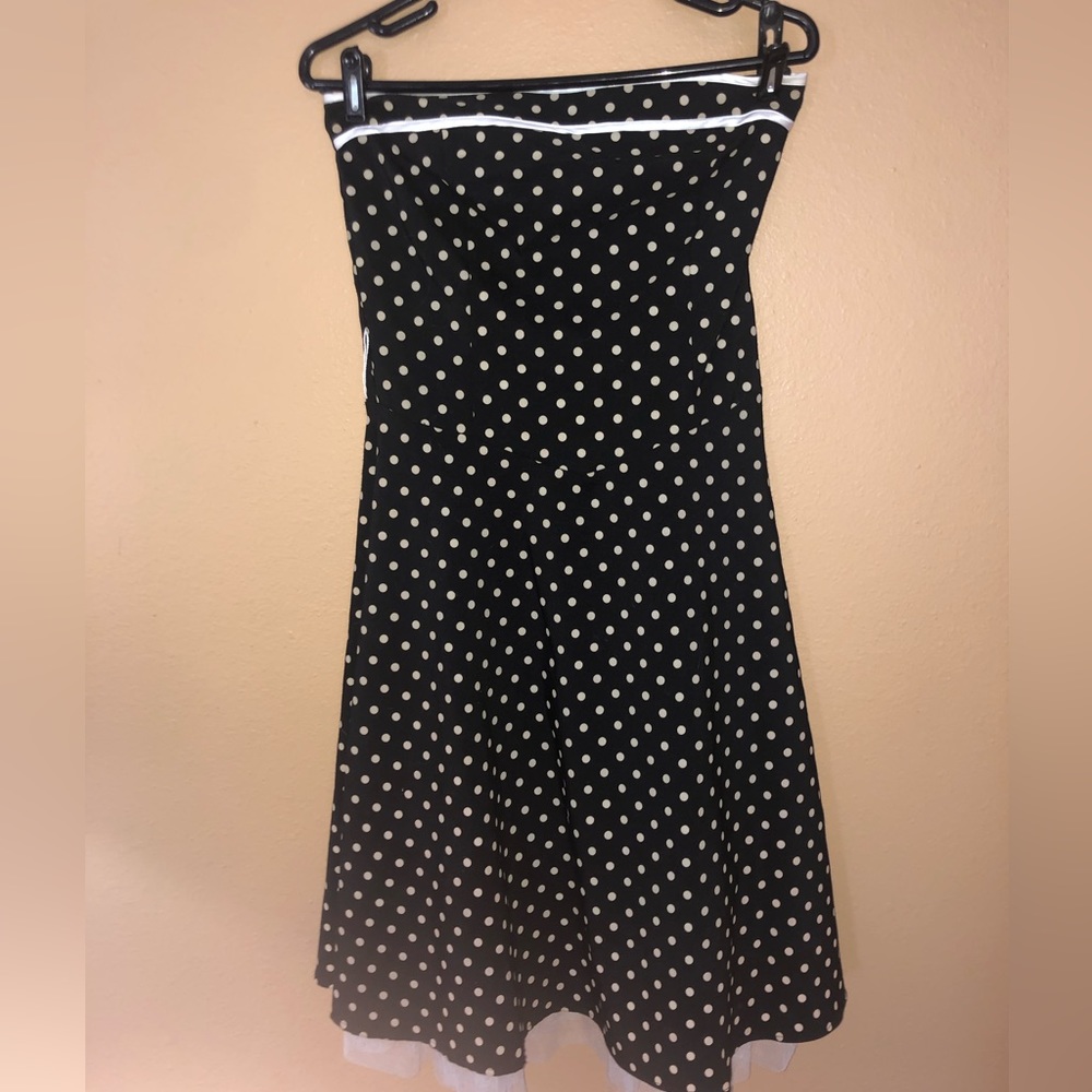 Beautiful, strapless polka dot dress w/satin stripe & visible netting @ bottom